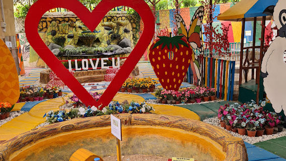 Animal Feeding Rainbow Garden