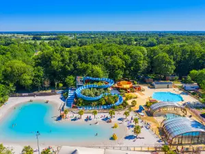 Camping Capfun Chênes de Médis