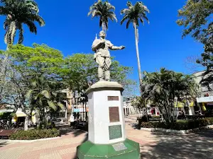 Plaza Principal Germán Bush Becerra