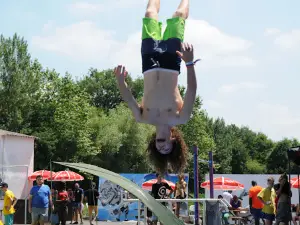 JUMP AROUND