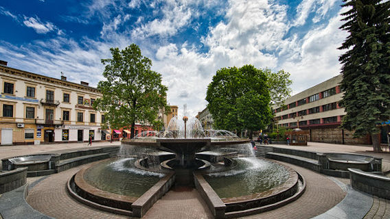 Fountain Square on Vicheva
