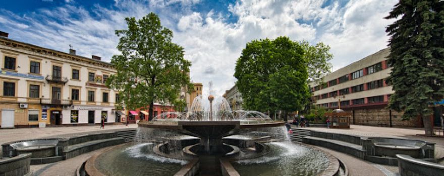 Fountain Square on Vicheva