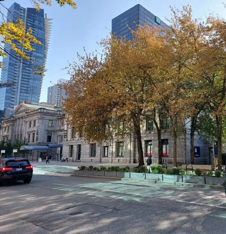 Hotels near Vancouver Art Gallery