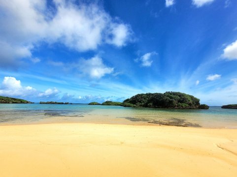 竹富島 星の砂さがし！ 《カイジ浜》 | Trip.com 八重山郡