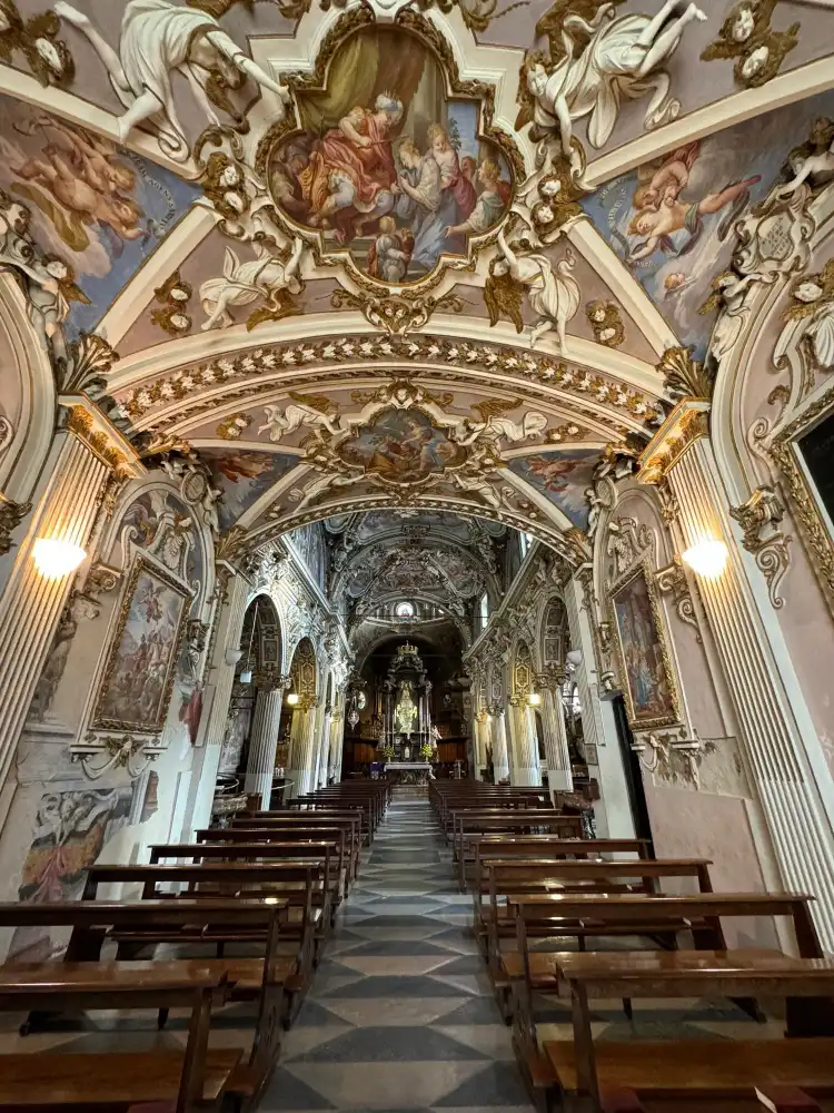 Hotel in zona Chiesa di S. Giorgio in Biumo Superiore