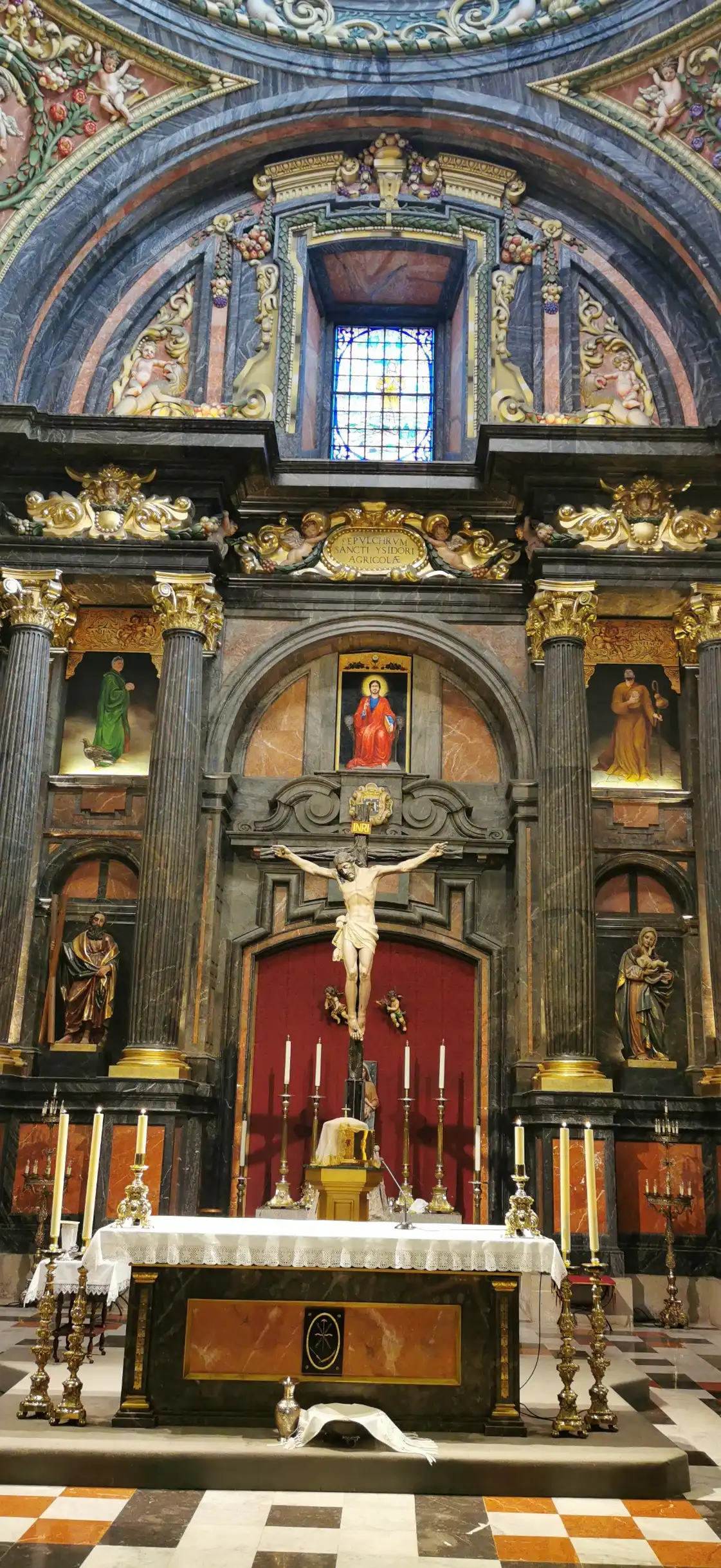 Hotels near Church of San Andrés Apóstol