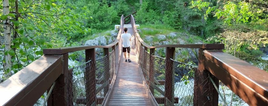 Wekusko Falls Provincial Park