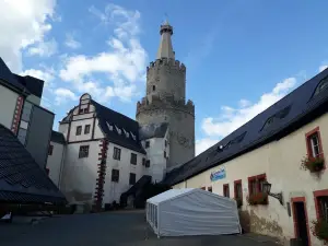Easter Castle