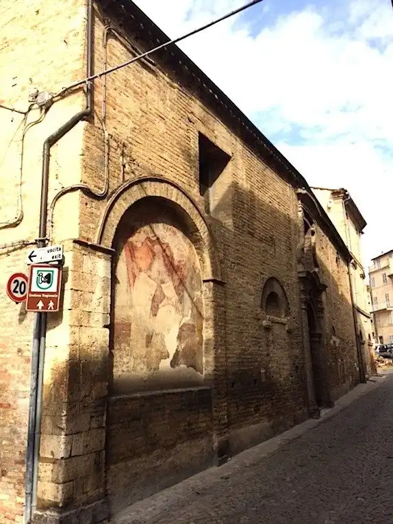 Hotel dekat Chiesa del Suffragio