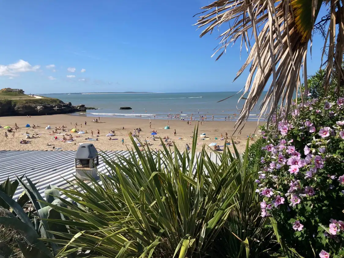 Hotels near Plage du Chay