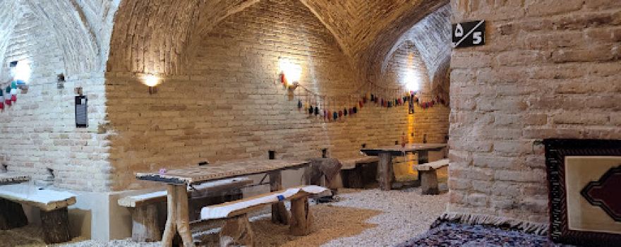 Izad Khast Caravanserai