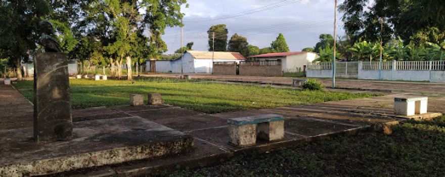 Plaza Bolivar de la Encantada