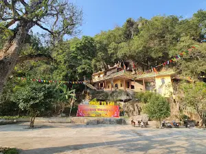 Chùa Bụt Bay