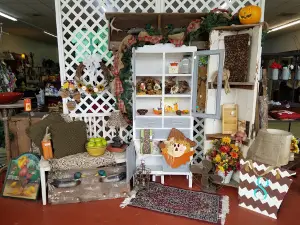 Apple Blossom Boutique & More