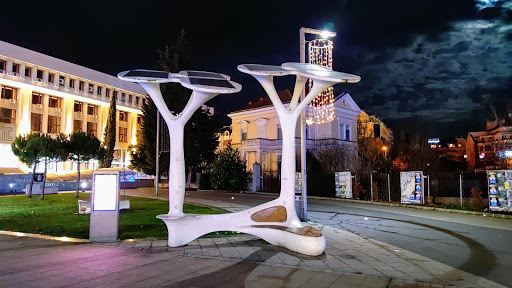 Square "Troika"