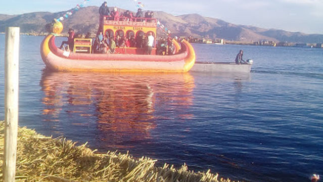 Titicaca Encantos Peru