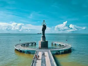 STELLA MARIS: Estatua creada por Sergio Peraza