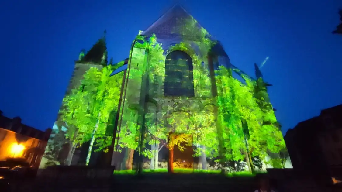 Hotels near La Nuit des Chimeres