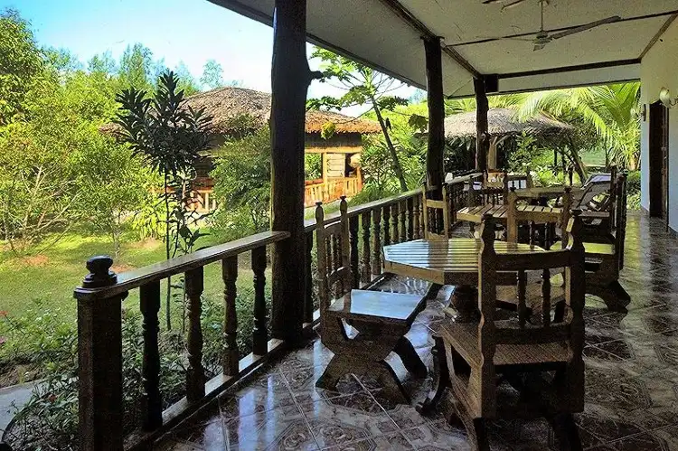 Các khách sạn gần Praslin Museum