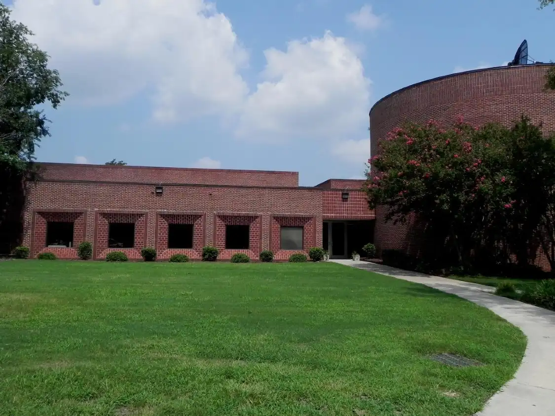 Hotel in zona I.P. Stanback Museum & Planetarium