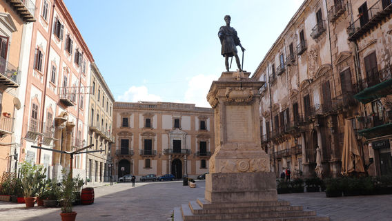 Piazza Bologni