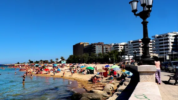 Pane e Pomodoro Beach