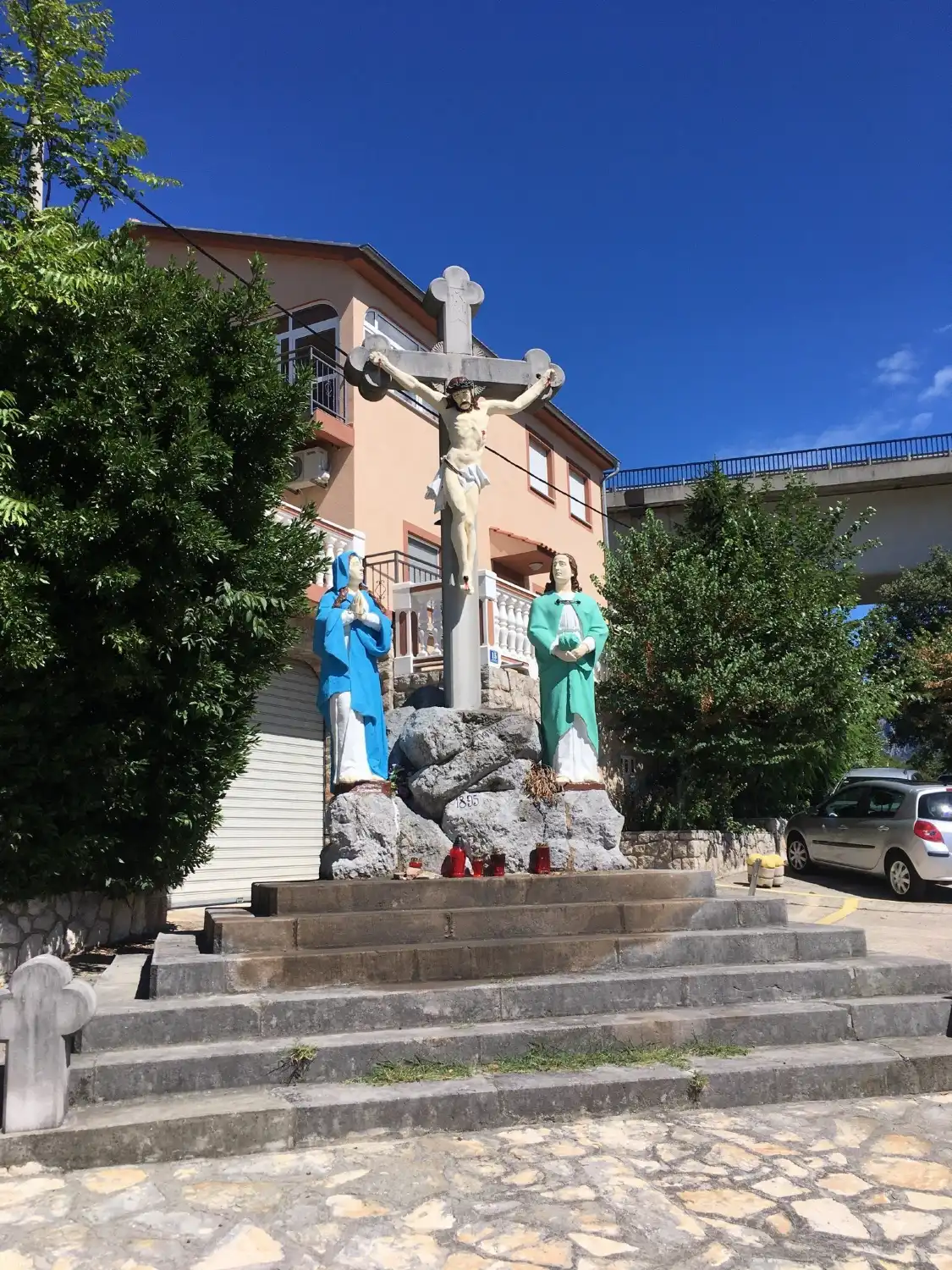 Hotels near Calvary