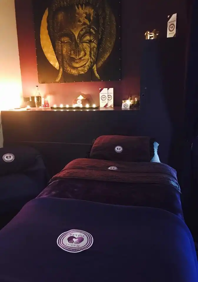 Hotels near Devine Touch Massage Therapy