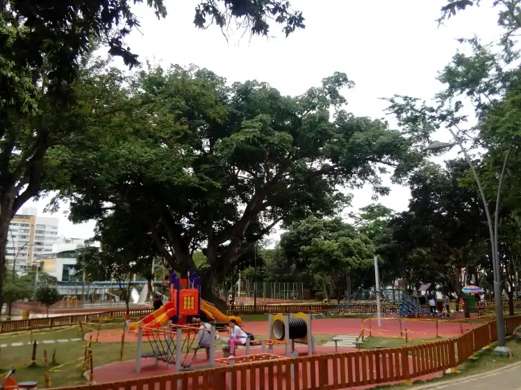 Hotels near Parque de Las Hormigas