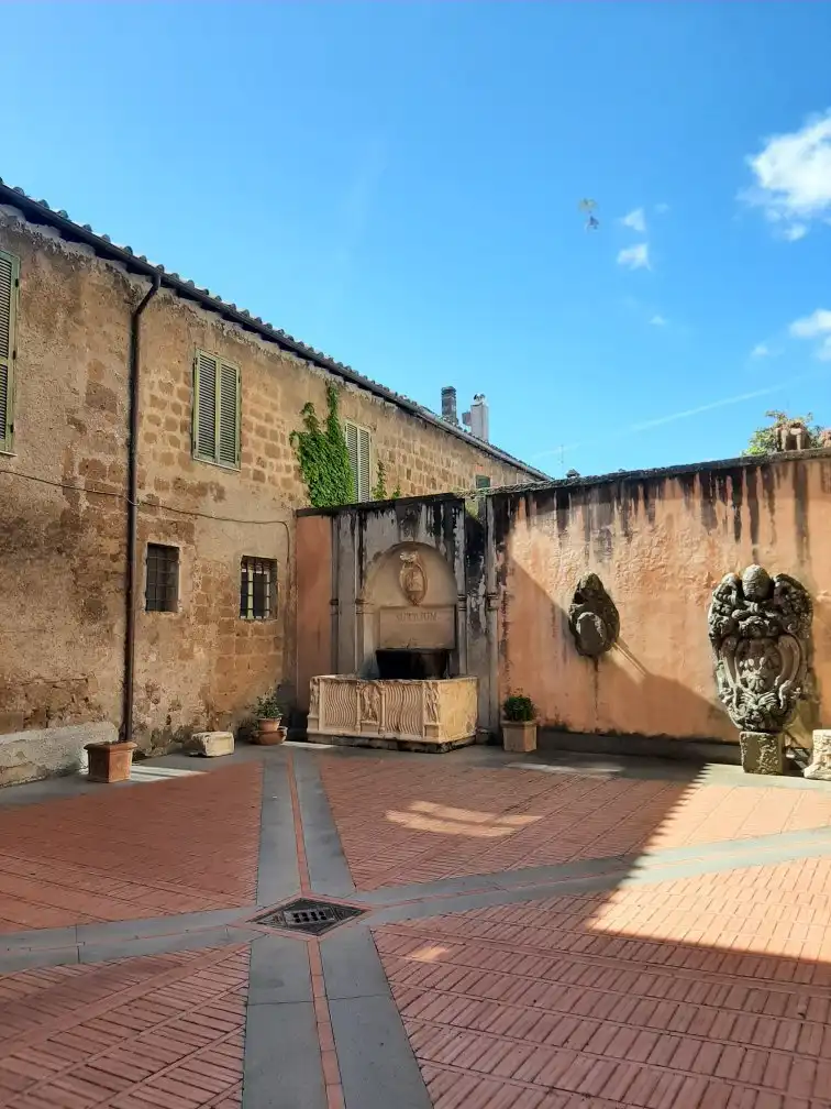 Hotel in zona Atrio Comunale
