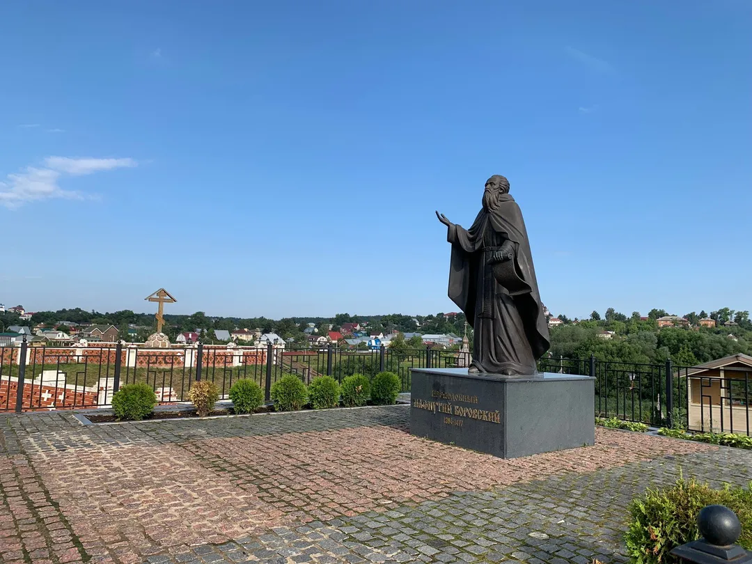 1_Monument to St. Paphnutius
