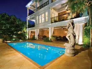 Alaglas Fiberglass Pools