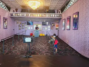Majestic 12 Theatre