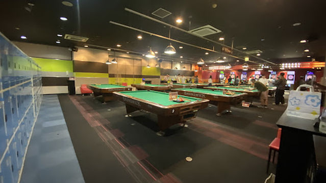 Round One Sannomiya Station