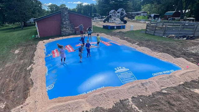 Hucklberry Acres Campground & Huck's Sports Grill