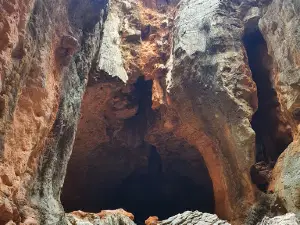 Mimbi Caves Tours