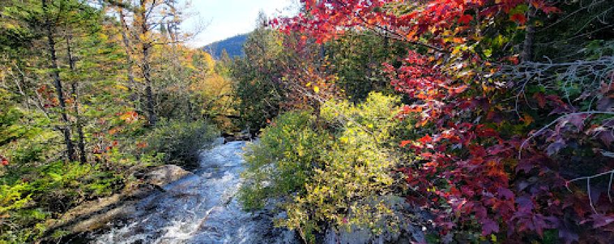 Sentier National Intercentre - Stationnement du lac du Rocher