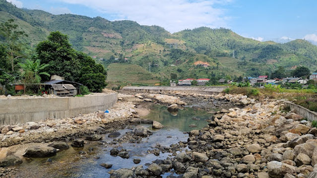 Suối nước nóng Bản Hồ cô Chiêu