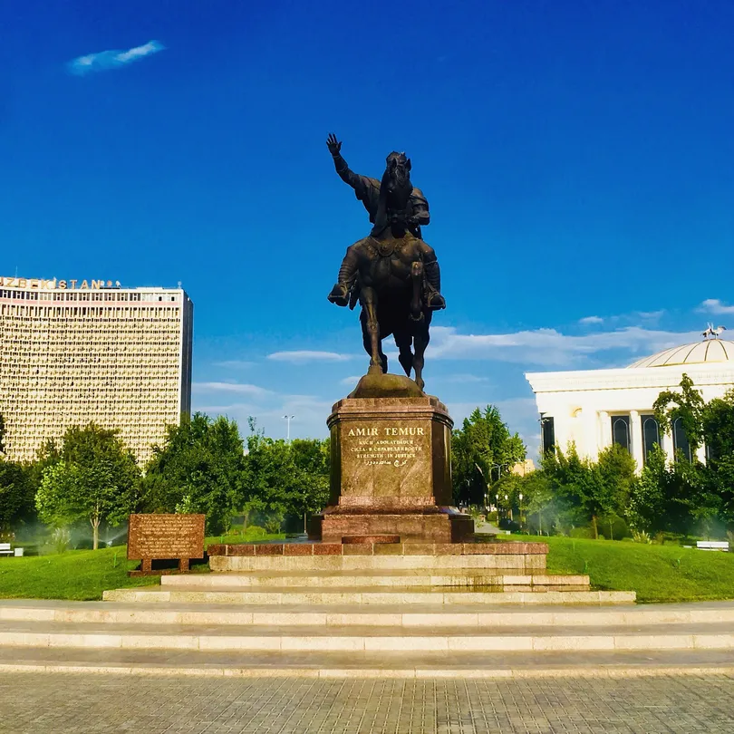 2_จัตุรัสอนุสาวรีย์อาเมียร์ ตีมูร์