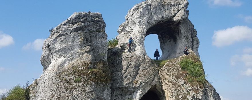 Okiennik Wielki near Skarżyce