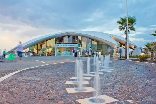 Vergleich der 4 Flughäfen nahe Buġibba