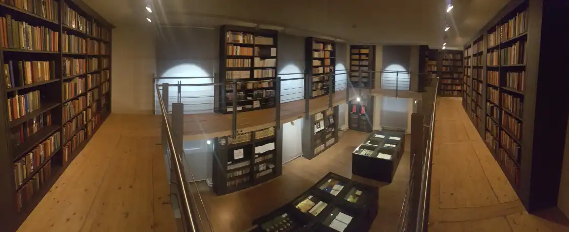 Hôtels à proximité de : Maison d'Ailleurs