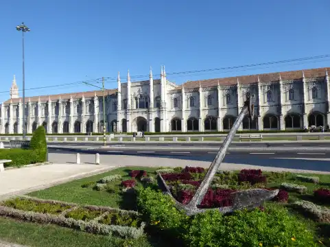 プラサ・ド・インペーリオ庭園周辺のホテル