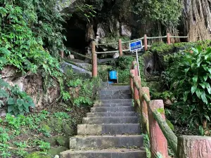 Goa Ngalau Indah