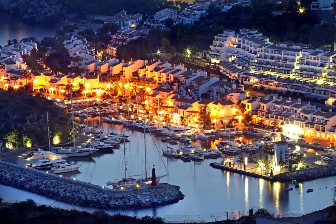 Hotels near Marina del Este