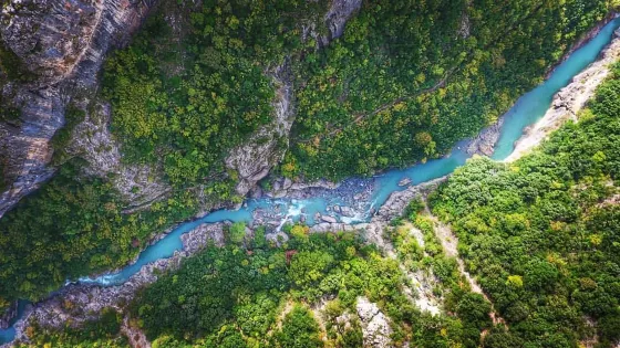 Canyons of Erzen River