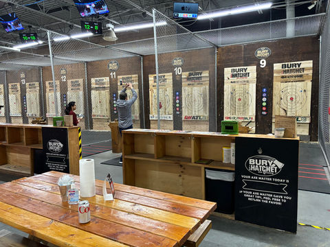 Bury The Hatchet King Of Prussia - Axe Throwing