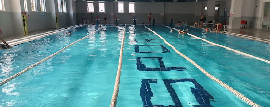 Kışla yarı olimpik yüzme havuzu