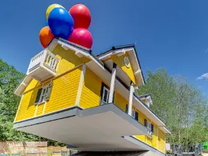 Farma Iluzji - Edukacyjny park rozrywki