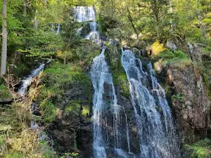 Petite cascade de Tendon